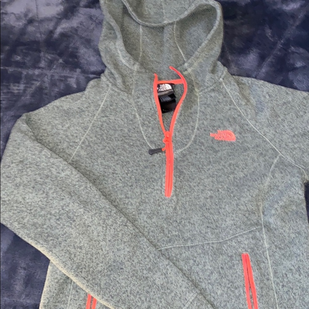 Green North Face sweatshirt/hoodie